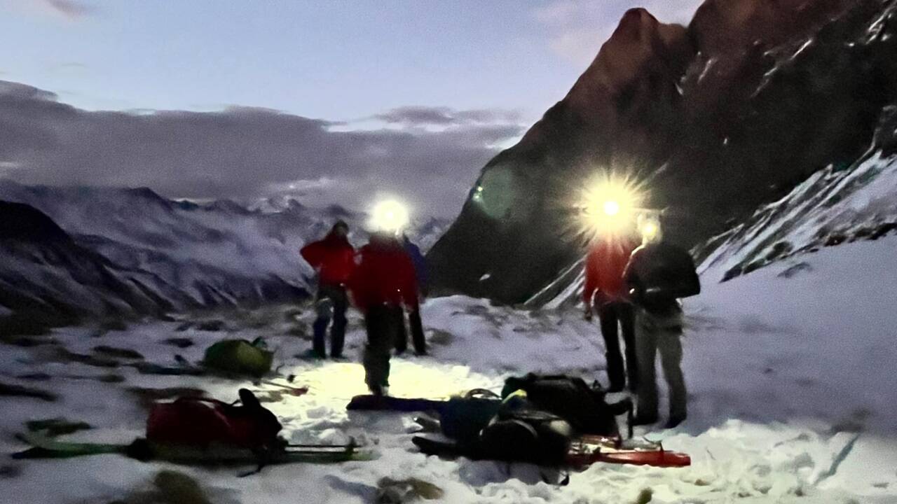 Die Einsatzkräfte der Bergrettung Kals während der vergeblichen Rettungsaktion für die Salzburgerin.  