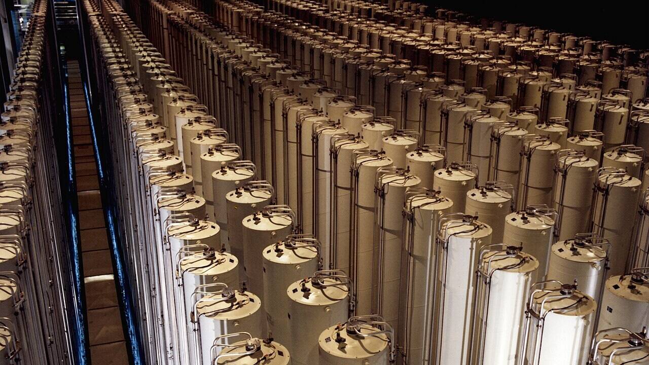 So sehen Uranzentrifugen aus. Im Bild eine amerikanische Anlage in Piketon, das Bild entstand bereits in den 80er-Jahren.  