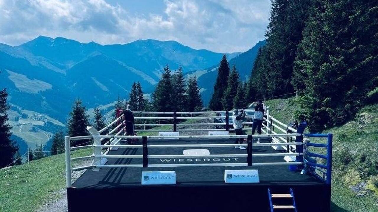 Auf der Wieseralm wurde ein Boxring installiert. 