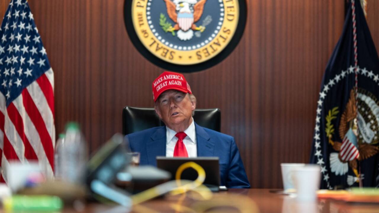 Trump kokettiert mit Machtwechsel im Iran  Trump kokettiert mit Machtwechsel im Iran