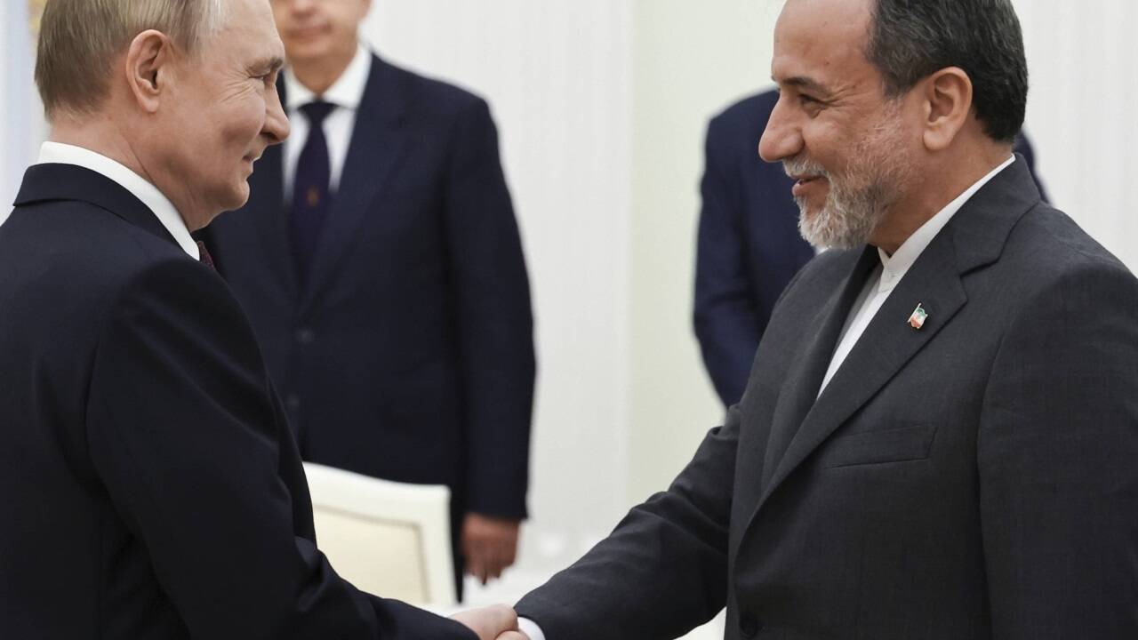 Russlands Präsident Wladimir Putin empfing am Montag Irans Außenminister Abbas Araghchi. 
