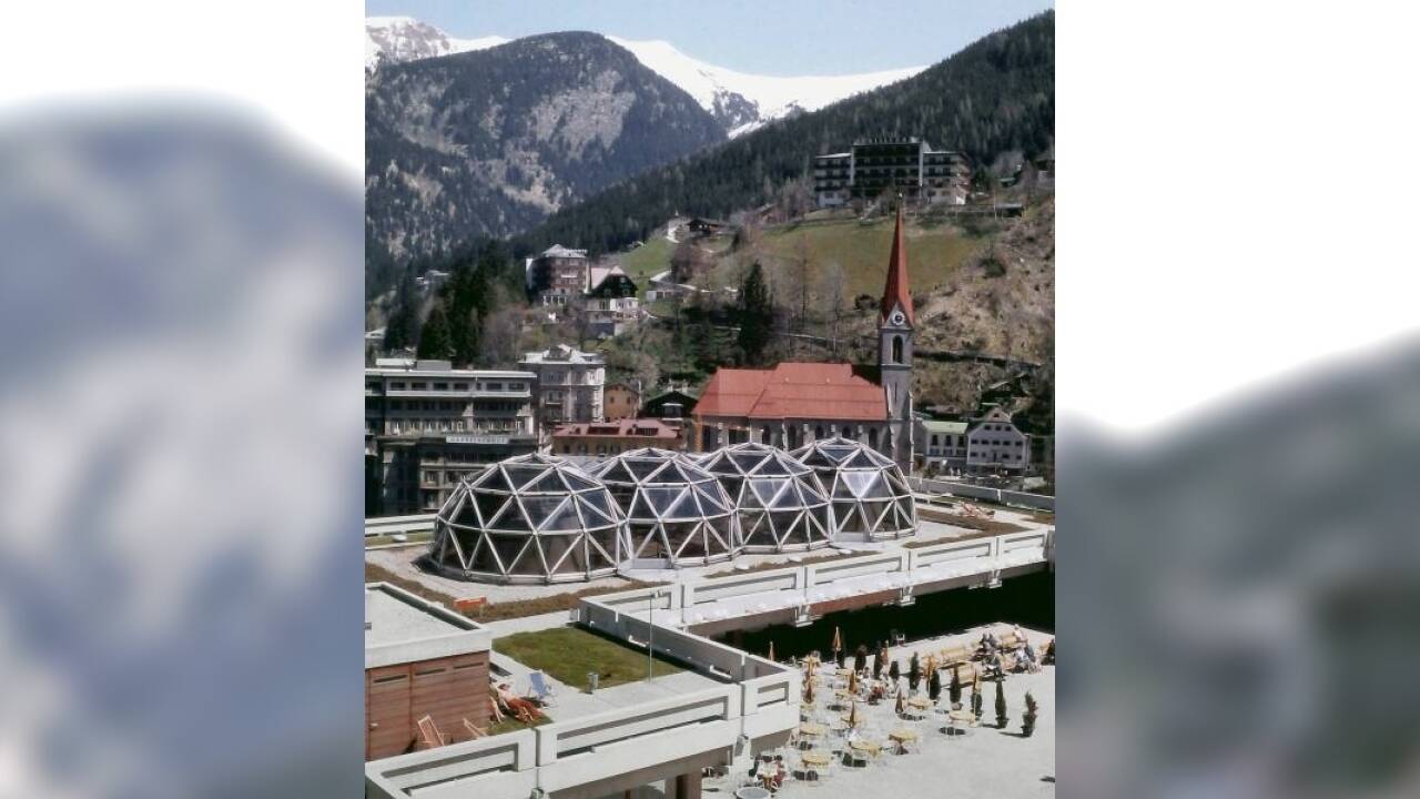 Das Kongresshaus wurde 1974 fertiggestellt und ist seit 2007 ungenutzt. Das Kongresshaus wurde 1974 fertiggestellt und ist seit 2007 ungenutzt.