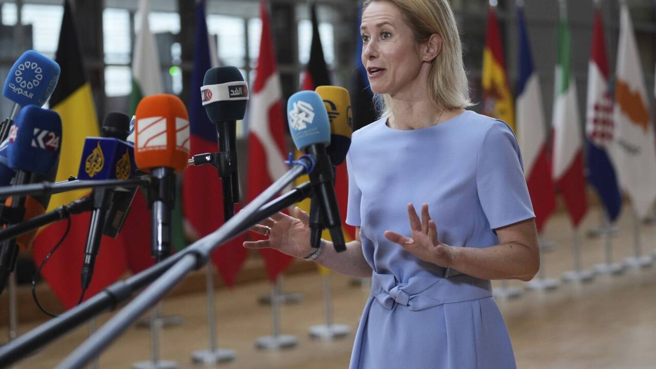„Extrem gefährdet und für niemanden gut“: EU-Chefdiplomatin Kallas ist angesichts der Lage in Nahost alarmiert. „Extrem gefährdet und für niemanden gut“: EU-Chefdiplomatin Kallas ist angesichts der Lage in Nahost alarmiert.