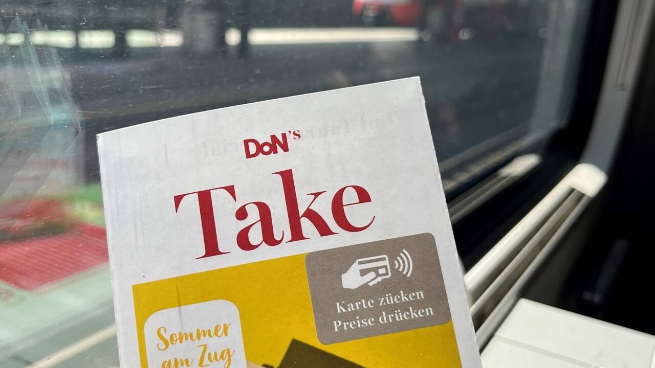 „Karte zücken, Preise drücken“ lautet das Motto im Zug. 