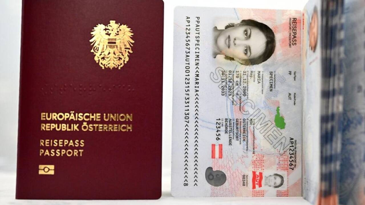 Ab Juli 2025 werden die Bundesgebühren teilweise um fast die Hälfte erhöht. Die Gebühr für einen neuen Reisepass steigt von 75,90 auf 112 Euro (Symbolbild). Ab Juli 2025 werden die Bundesgebühren teilweise um fast die Hälfte erhöht. Die Gebühr für einen neuen Reisepass steigt von 75,90 auf 112 Euro (Symbolbild).