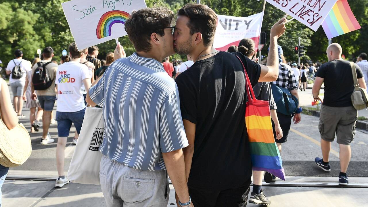 Am Samstag soll in Budapest die Pride-Parade starten. Regierungschef Orbán hat sie im Vorfeld verboten. Am Samstag soll in Budapest die Pride-Parade starten. Regierungschef Orbán hat sie im Vorfeld verboten.