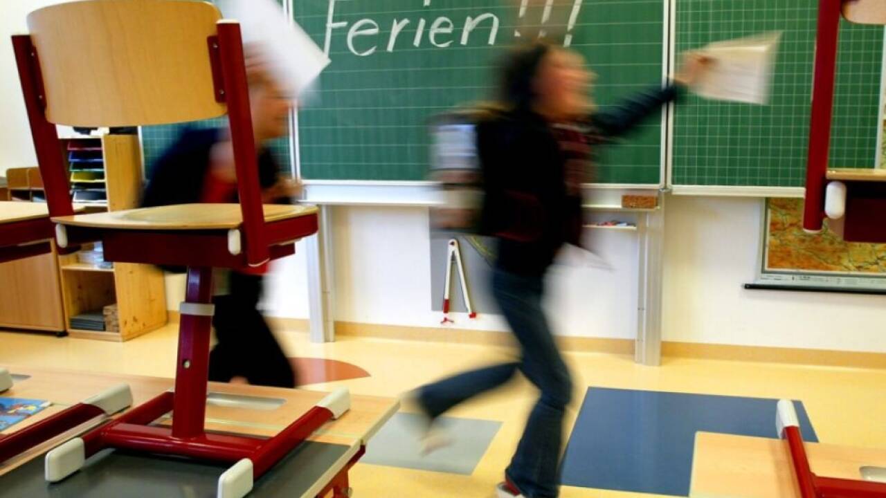 Am Freitag beginnen die Ferien Am Freitag beginnen die Ferien