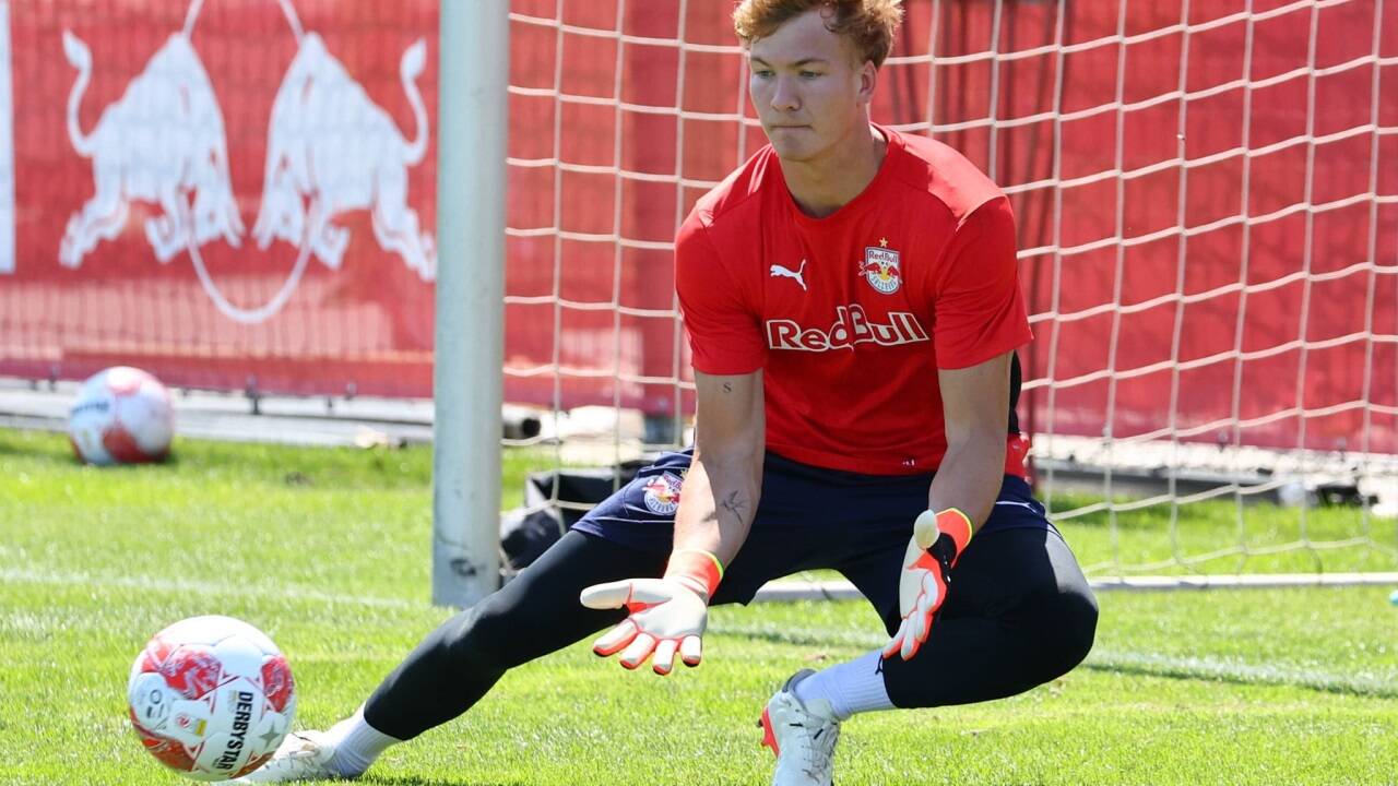 Jonas Krumrey pariert die Bälle künftig für Holstein Kiel. 