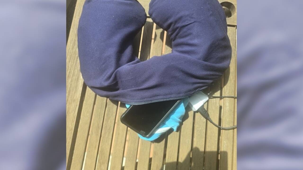 Schlafhörnchen mit Reisetaschenfunktion. 