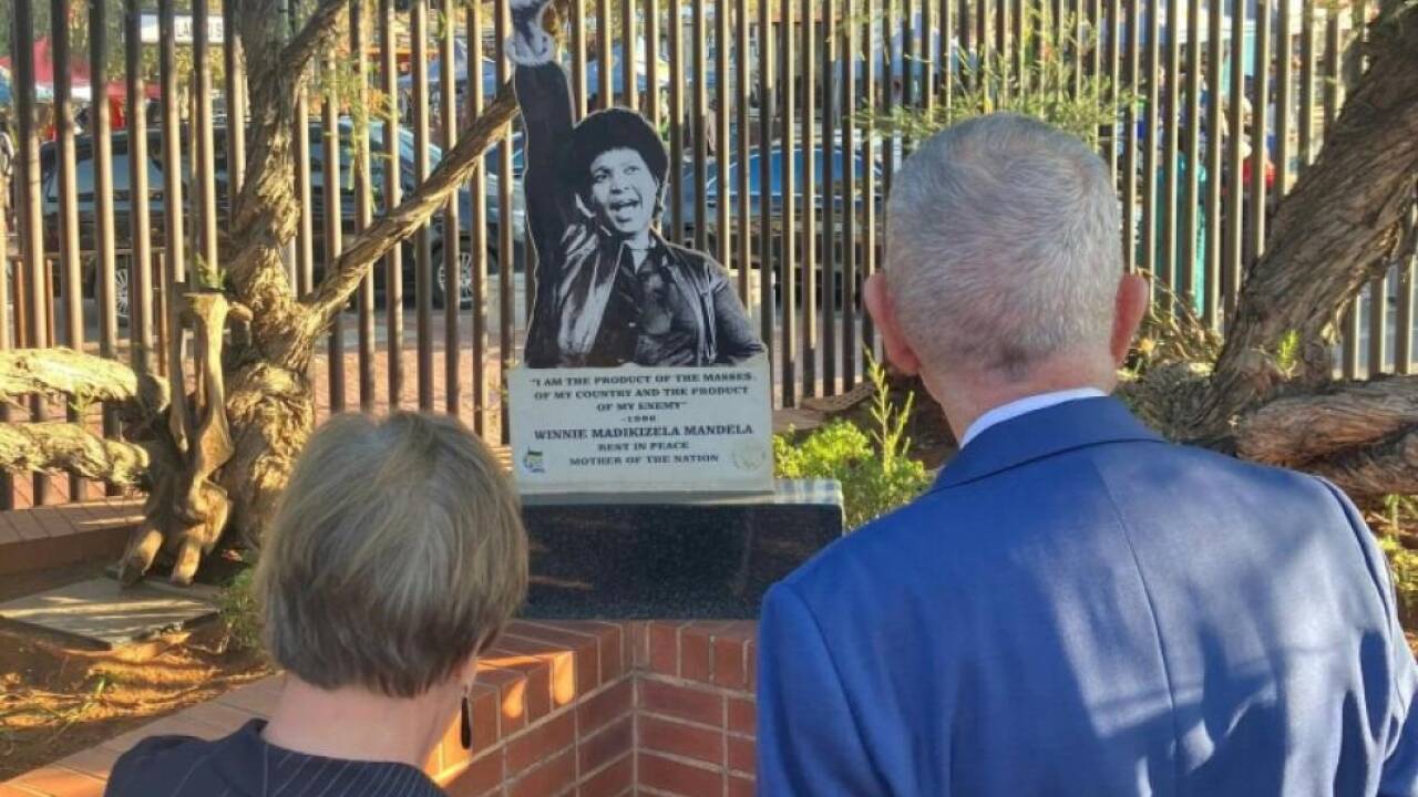 Ehepaar Van der Bellen besuchte auch Mandela-Haus in Soweto 