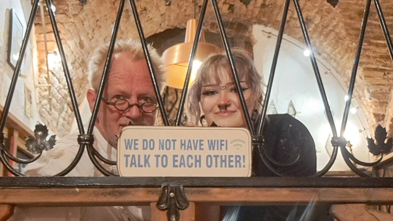 Peter Lammer und seine Sous-Chefin Julia Mehlsack wollen menschliche Wärme in die Gaststube bringen. Privat Peter Lammer und seine Sous-Chefin Julia Mehlsack wollen menschliche Wärme in die Gaststube bringen. Privat