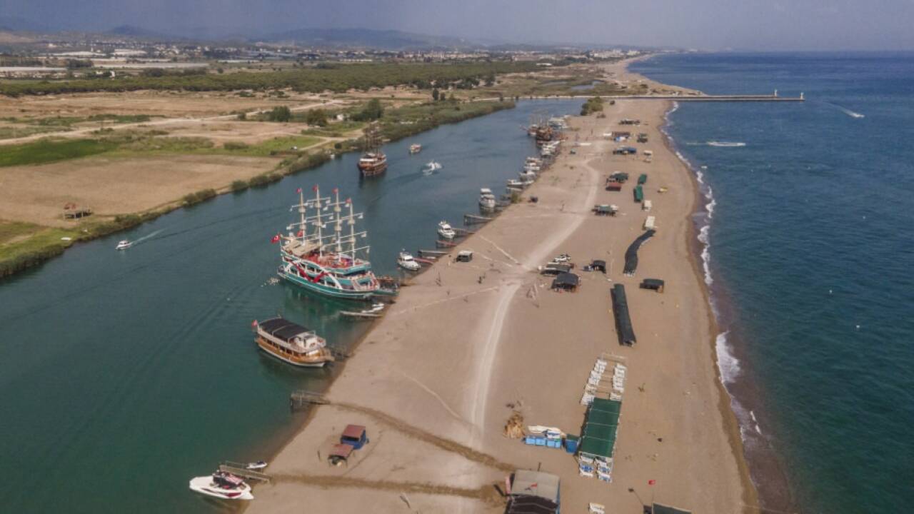 Ortschefs von Antalya und anderen Städten festgenommen 
