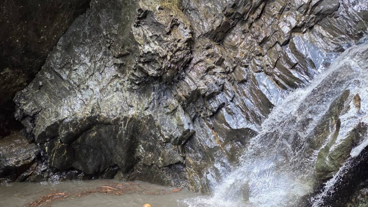 Der Mann wurde in diesem natürlichen Wasserbecken gefunden. 