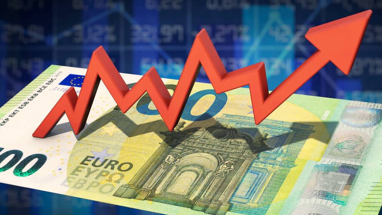 Die Schulden der Republik zeigen steil nach oben. Die Neuverschuldung läuft seit zwei Jahren aus dem Ruder und lag zuletzt bei 4,7 Prozent der Wirtschaftsleistung (BIP). Erlaubt wären drei Prozent, es klafft also eine veritable Milliardenlücke. Die Schulden der Republik zeigen steil nach oben. Die Neuverschuldung läuft seit zwei Jahren aus dem Ruder und lag zuletzt bei 4,7 Prozent der Wirtschaftsleistung (BIP). Erlaubt wären drei Prozent, es klafft also eine veritable Milliardenlücke.