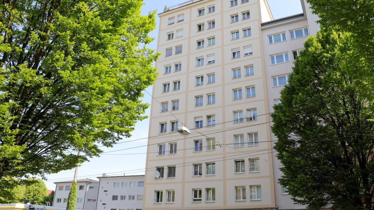 Schauplatz des Geschehens war dieses Hochhaus an der Gabelsbergerstraße in Salzburg-Schallmoos. Schauplatz des Geschehens war dieses Hochhaus an der Gabelsbergerstraße in Salzburg-Schallmoos.