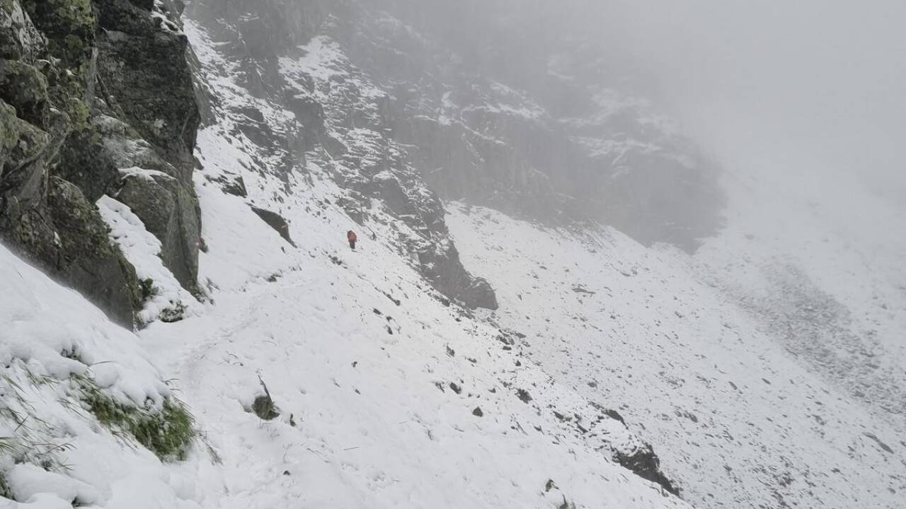 Auf dem Berg herrschten niedrige Temperaturen und Schneefall. 