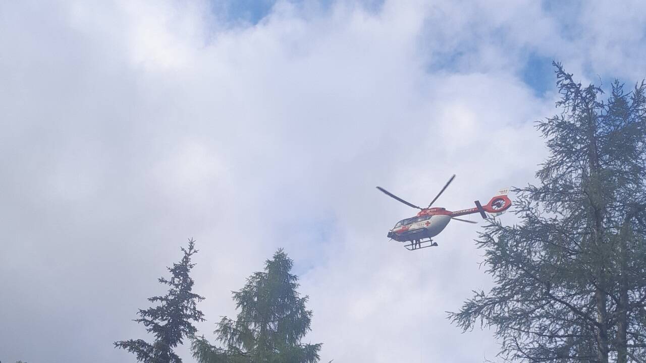 Drei Hubschrauber waren im Einsatz. 