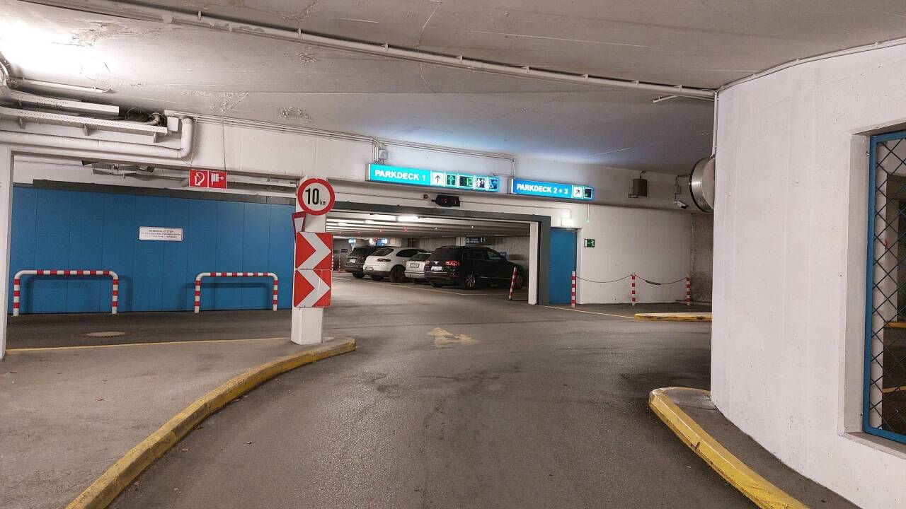 Die Einfahrt in den Privattunnel von Wolfgang Porsche soll über die Linzer-Gassen-Garage erfolgen. Die Einfahrt in den Privattunnel von Wolfgang Porsche soll über die Linzer-Gassen-Garage erfolgen.