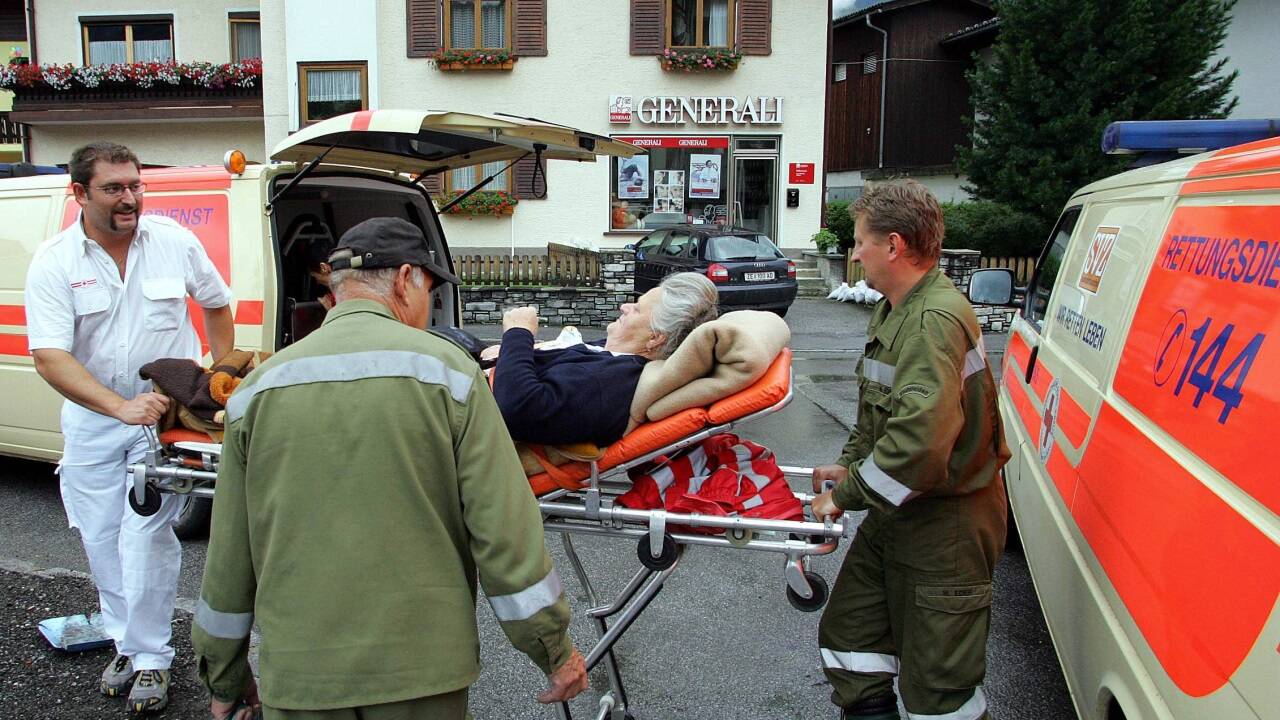 Bilder von 2005: Das Krankenhaus wurde evakuiert. Der Keller war überflutet und der Strom ausgefallen. 