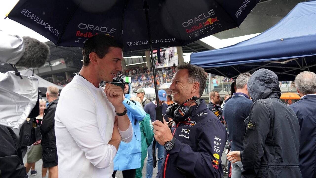 Der Schutzschirm ist nun weg: Red Bull und damit Miteigentümer Mark Mateschitz (l.) trennten sich von Red-Bull-Teamchef Christian Horner. Der Schutzschirm ist nun weg: Red Bull und damit Miteigentümer Mark Mateschitz (l.) trennten sich von Red-Bull-Teamchef Christian Horner.