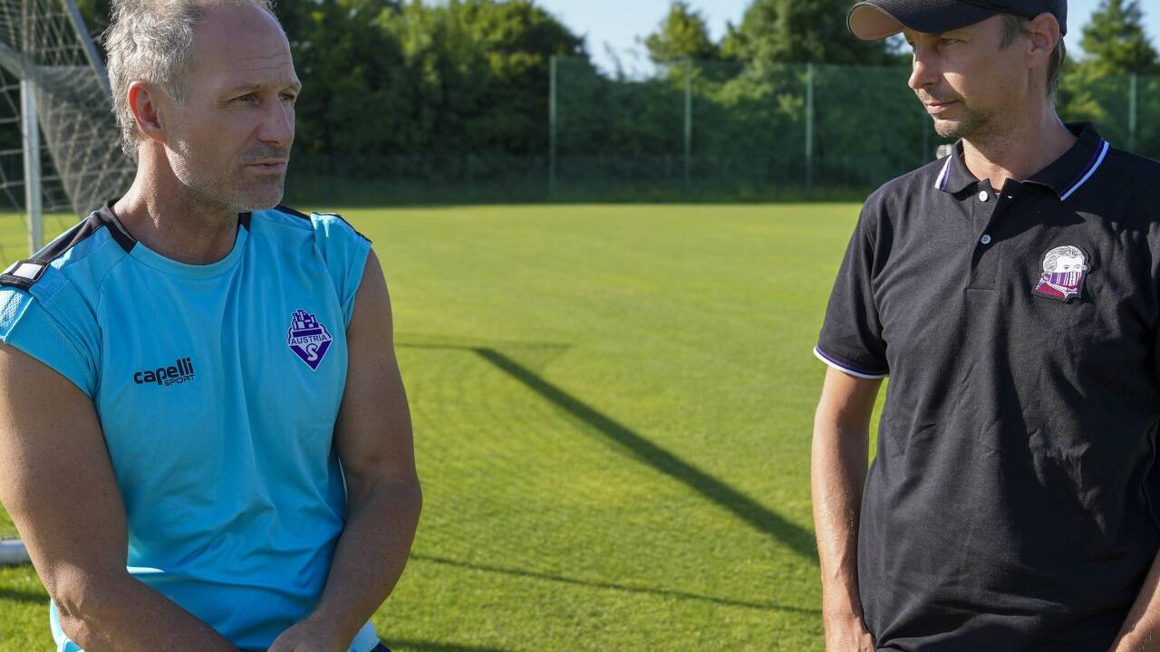 Sportdirektor Roland Kirchler (l.) und Obmann David Rettenbacher sind sich bewusst, dass Austria Salzburg noch einen Torjäger für das Zweitliga-Abenteuer braucht.  
