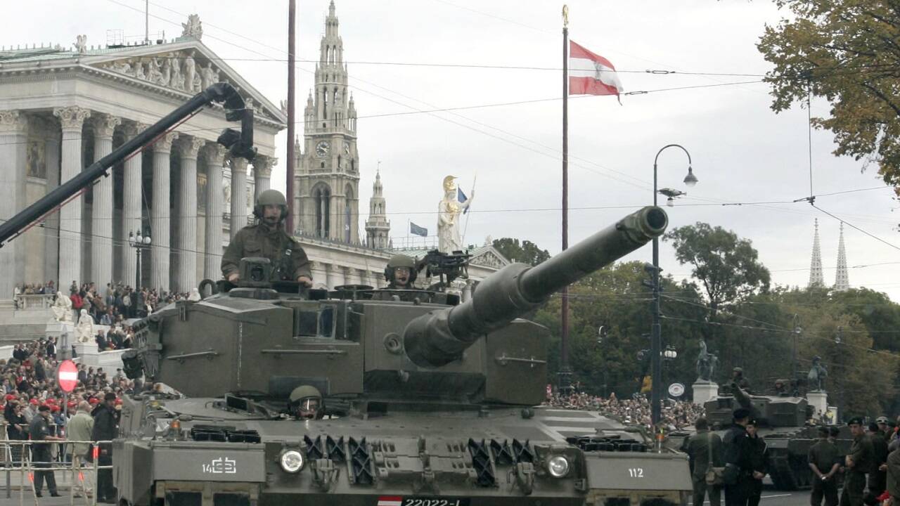 Die letzte Militärparade auf der Wiener Ringstraße fand vor 20 Jahren – am Nationalfeiertag 2005 – statt. Die letzte Militärparade auf der Wiener Ringstraße fand vor 20 Jahren – am Nationalfeiertag 2005 – statt.