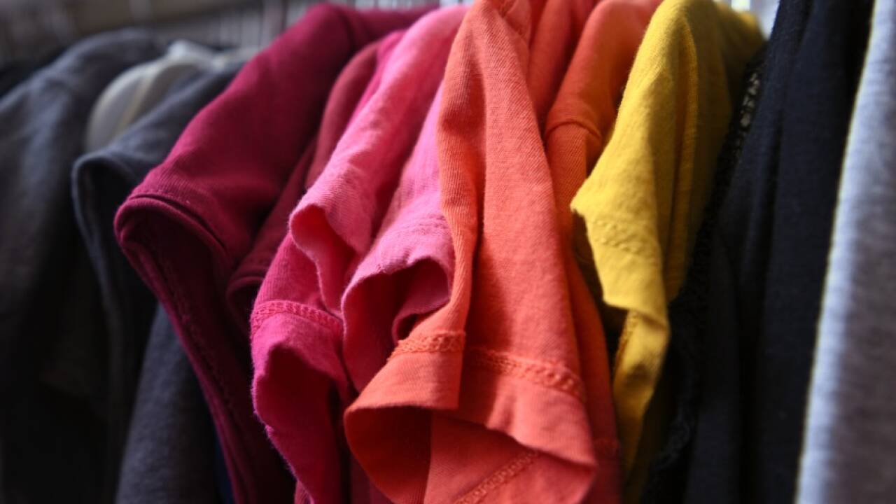 Gebrauchte Kleidung wird oft weiterverkauft 