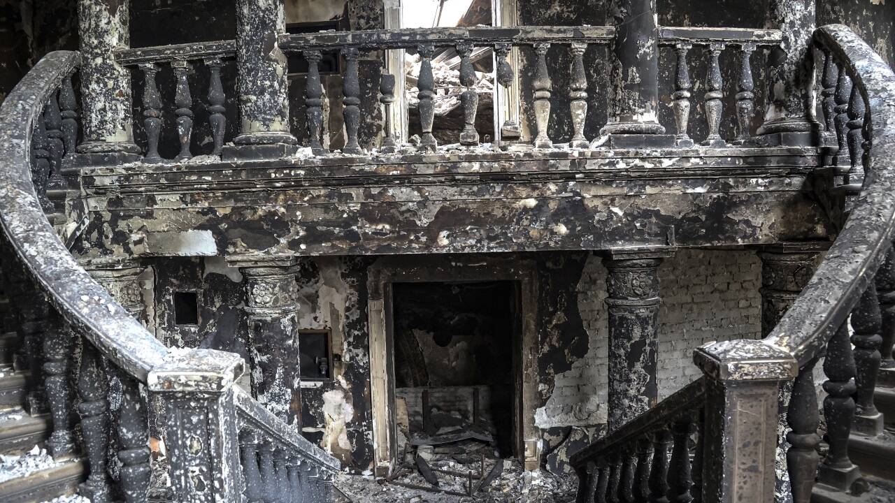 Das im März 2022 von russischen Streitkräften zerstörte Theater in Mariupol.   