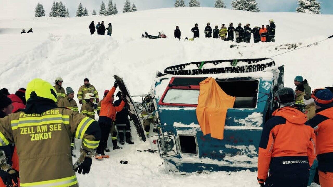 Unfall mit Pistenraupe in Saalbach: Erst nach zwei Stunden befreit Unfall mit Pistenraupe in Saalbach: Erst nach zwei Stunden befreit