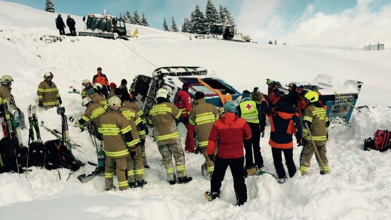 Unfall mit Pistenraupe in Saalbach: Erst nach zwei Stunden befreit Unfall mit Pistenraupe in Saalbach: Erst nach zwei Stunden befreit