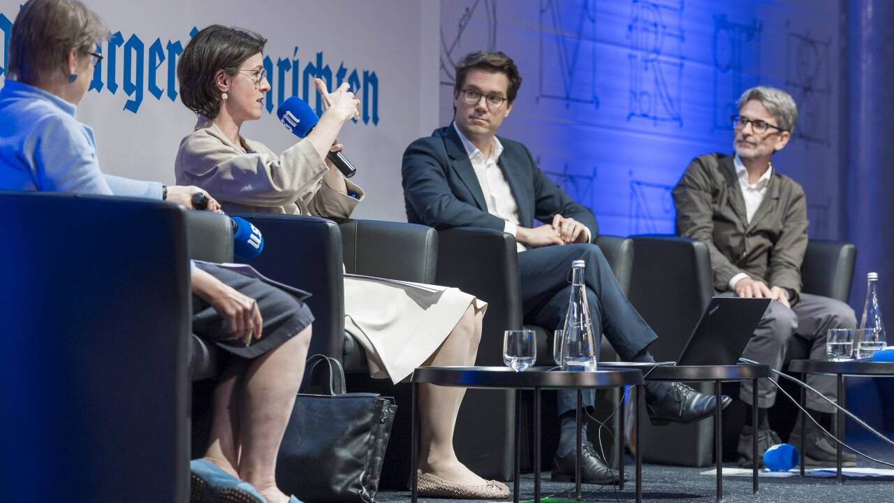 Podiumsgespräch über Kulturbaustellen in Salzburg im SN-Saal. 