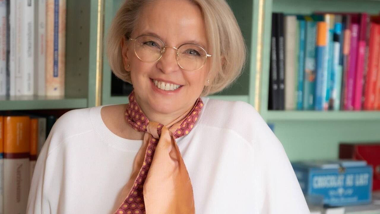 ... Monika Spiegel, Mitorganisatorin des Weltkongresses für Psychotherapie und selbst Psychotherapeutin sowie Leiterin des Instituts für Psyche und Wirtschaft an der Sigmund-Freud-Privatuniversität. 