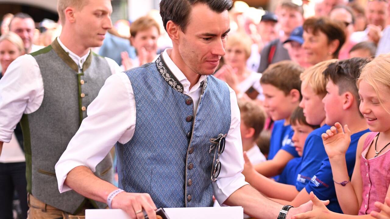 Ehrungen, Feiern, Urlaub und Treffen mit Fans – das war für Stefan Kraft nach der Saison angesagt. 