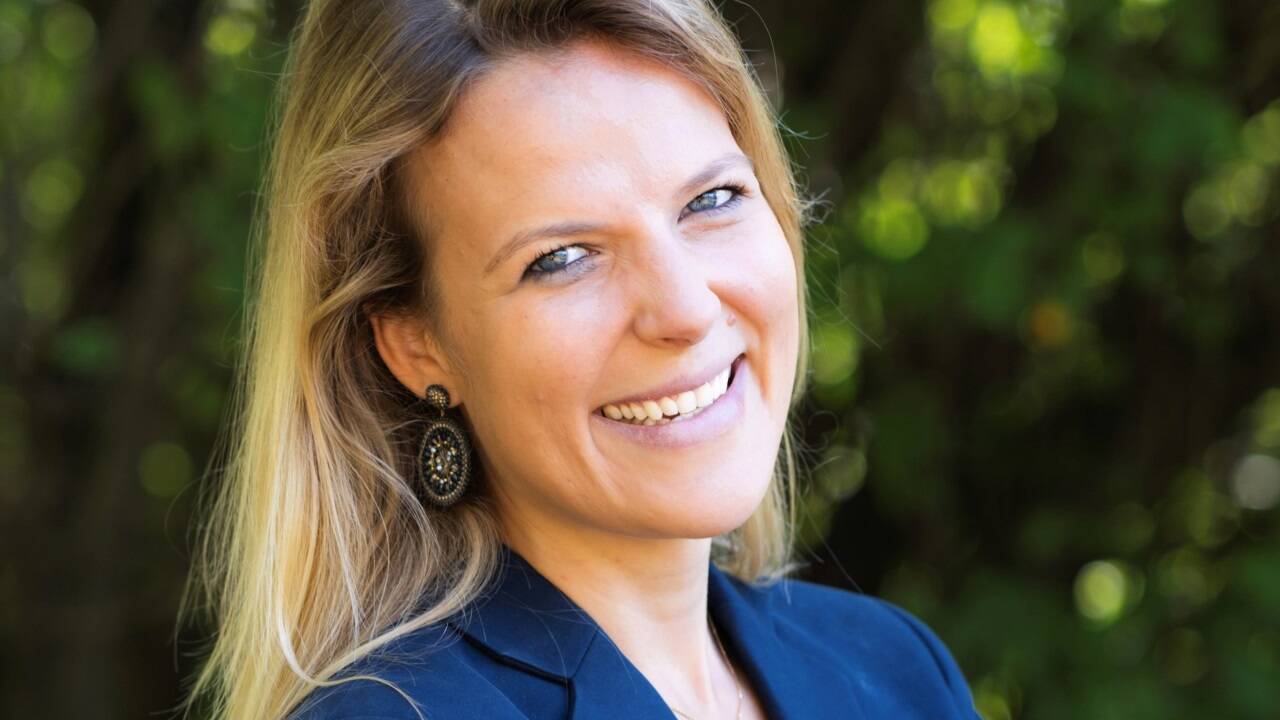 Alma Becker-Seifert. 