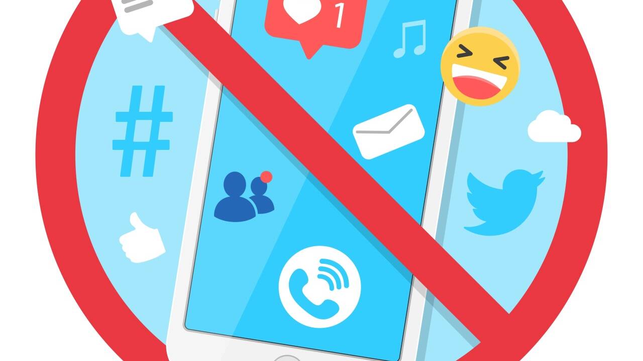 Beim Dopamin-Fasten verzichtet man für eine bestimmte Zeit auf Impulse, die Glück und Zufriedenheit bringen können – etwa auf jene, die man sich via Smartphone holen kann. Beim Dopamin-Fasten verzichtet man für eine bestimmte Zeit auf Impulse, die Glück und Zufriedenheit bringen können – etwa auf jene, die man sich via Smartphone holen kann.