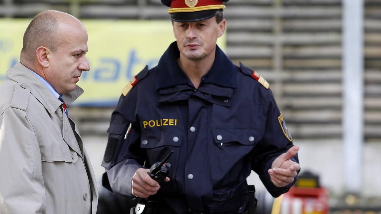 Stadtpolizeikommandant Manfred Lindenthaler 2010 mit dem damaligen Kripochef Andreas Huber.  
