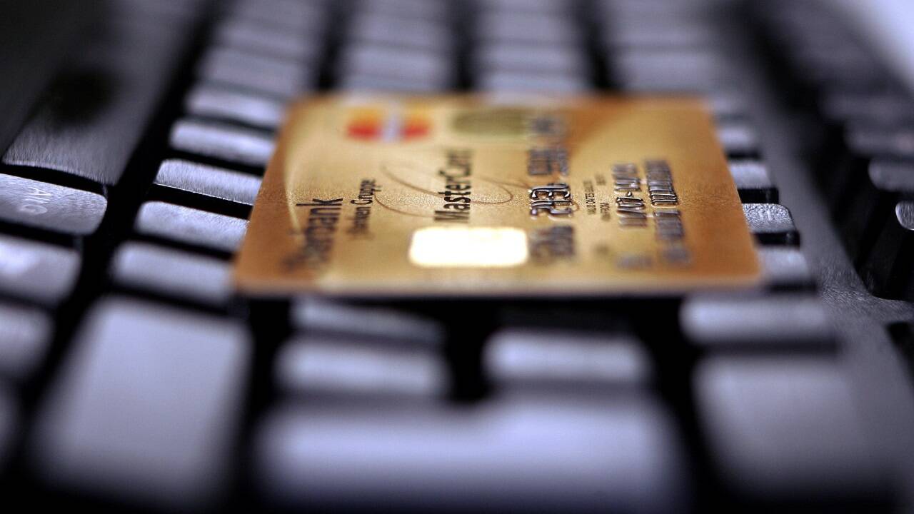 Nach knapp sechs Stunden meldeten der betrogene Unternehmer und sein Sohn bei der Sparkasse und der portugiesischen Bank den Betrug.  