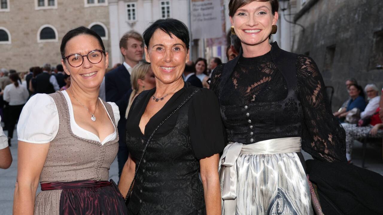 Ulrike Rauch-Keschmann, die Stadt-Tourismuschefin Beate Kassner und Astrid Steharnig-Staudinger (Geschäftsführerin Österreich Werbung). 