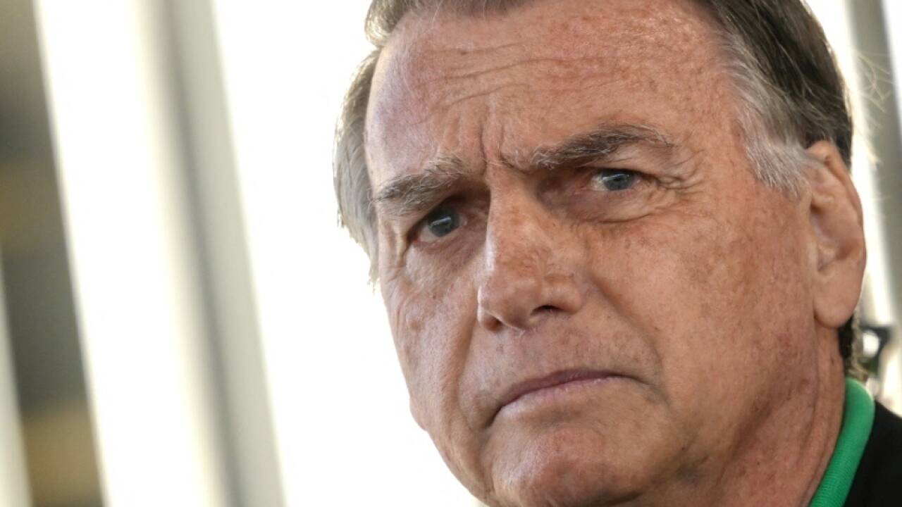 Ex-Präsident Bolsonaro mit Social-Media-Verbot konfrontiert Ex-Präsident Bolsonaro mit Social-Media-Verbot konfrontiert