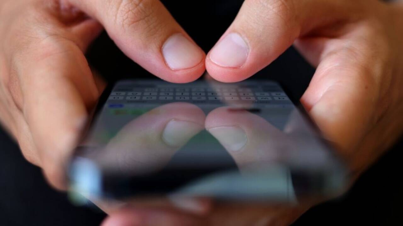 Der Betrüger gab vor, dass das Amazon-Konto des Opfers gehackt worden sei. 