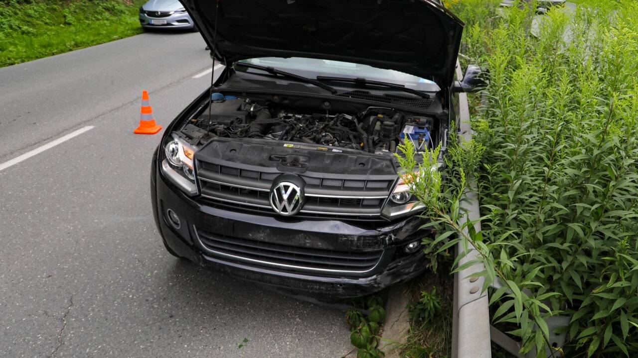 Es kam zu einer Kollision zwischen mehreren Pkw. 