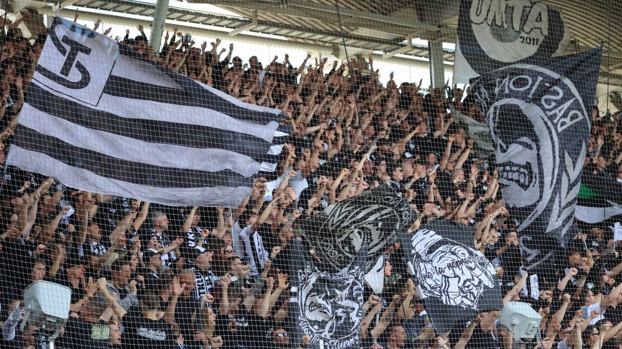 Auf die Sturm-Fans wartet Dorfplatzatmosphäre statt Stadionfeeling. 