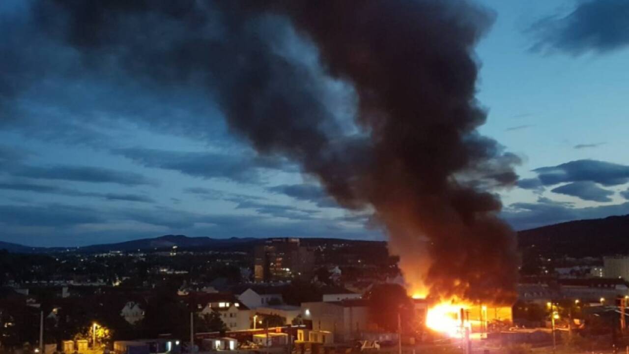 Insgesamt standen 300 Quadratmeter Fläche in Brand 