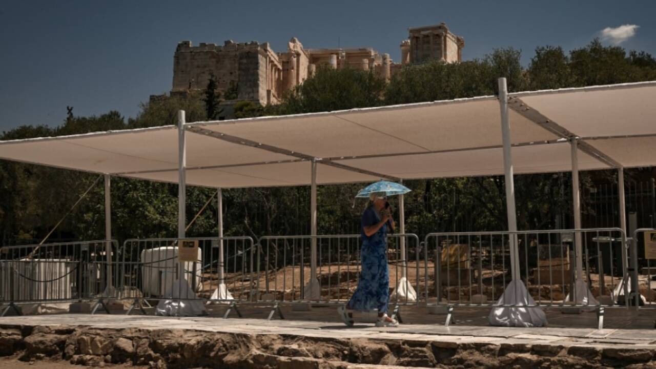 Akropolis bleibt mittags geschlossen 