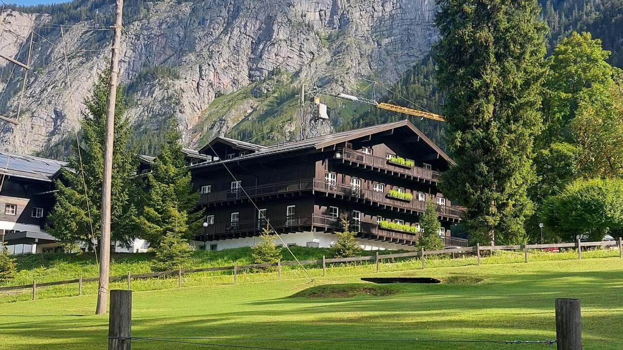 Hier wohnt die Mannschaft. 