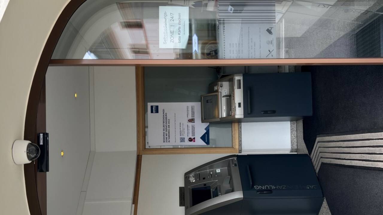 Aus dem Haupteingang am Postplatz 1 wurde eine SB-Zone. Demnächst soll es in Tamsweg auch Räumlichkeiten für Beratungsgespräche geben. 