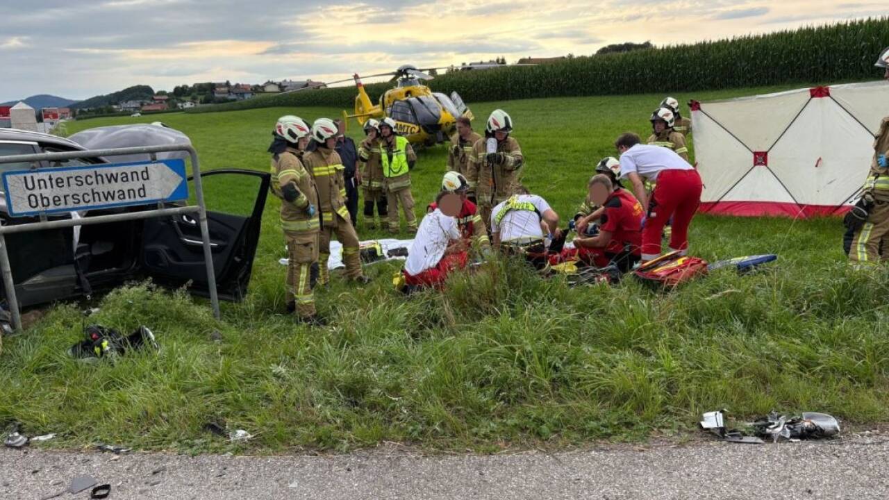 Bilder vom Unfalleinsatz in Straßwalchen. Bilder vom Unfalleinsatz in Straßwalchen.