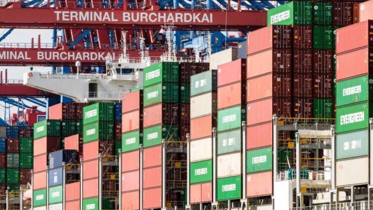 Volles Terminal am Hamburger Hafen 