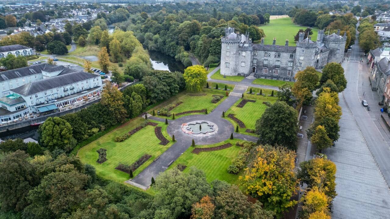 Schloss und Gartenanlage der Dukes of Ormond in Kilkenny. 
