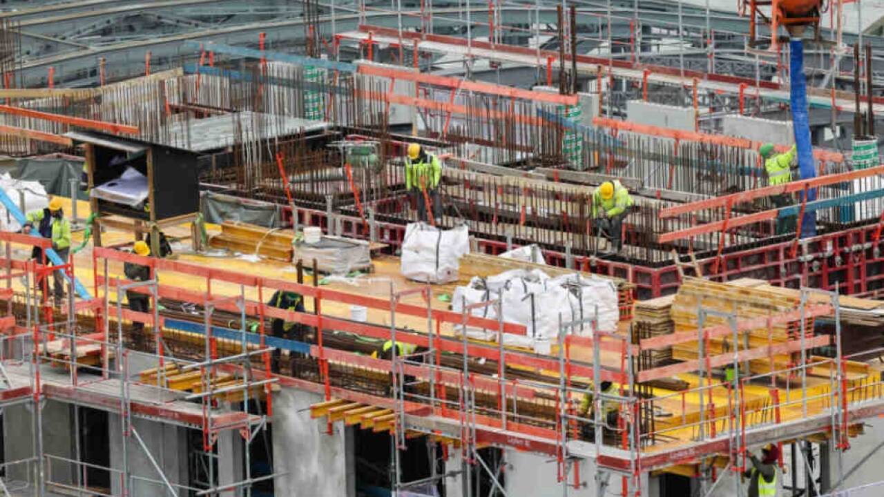 Auf Baustellen wurden zahlreiche Vergehen festgestellt (Symbolbild) 